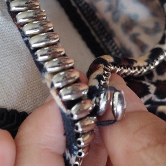 C. OLIVER SILVER BEADED EMBELLISHED COLD SHOULDER CUT OUT TOP. - Picture 6 of 7